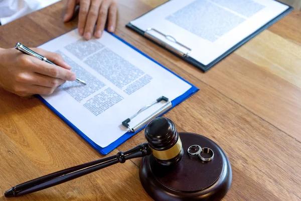 How a Family Law Firm Can Simplify Complex Legal Issues
